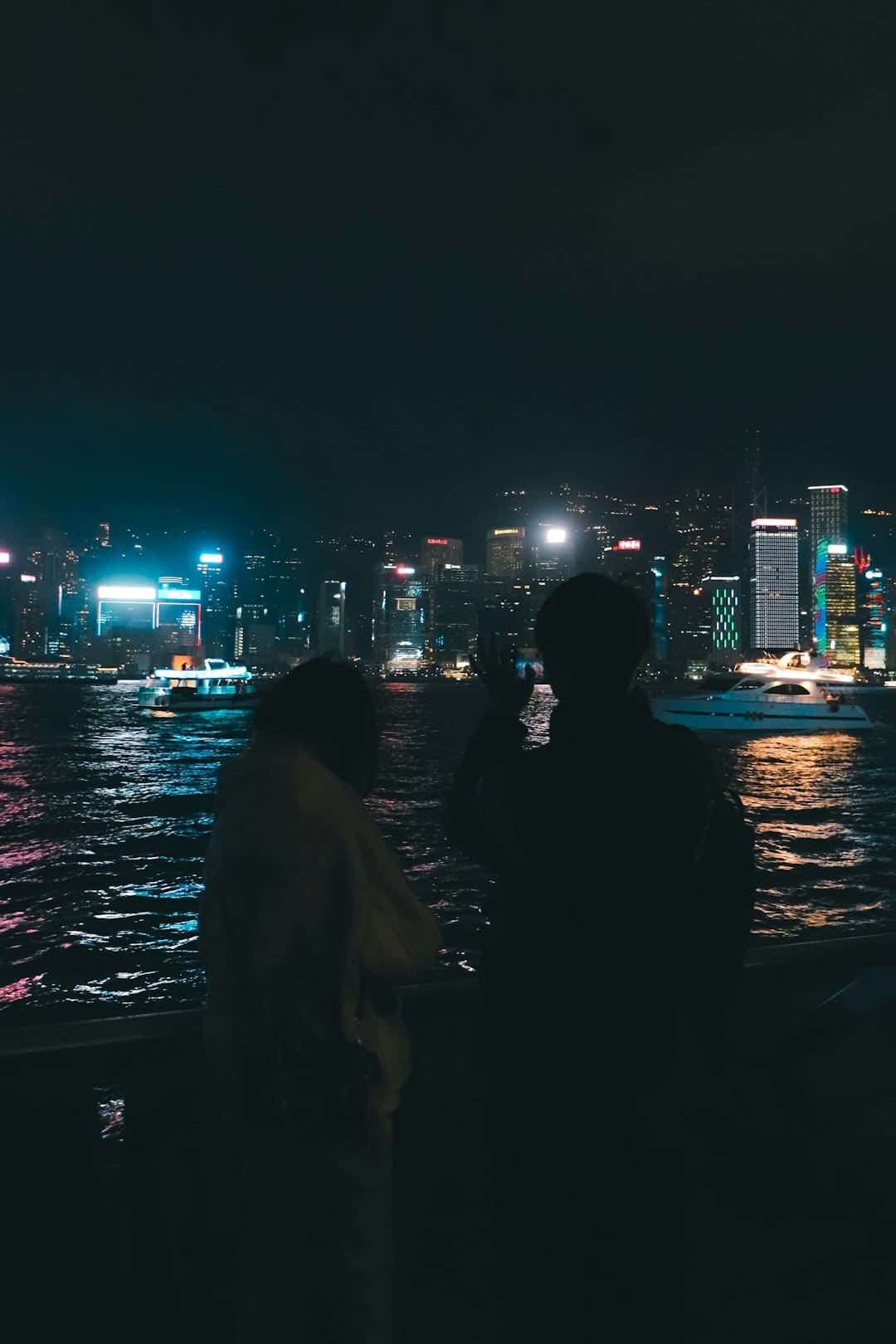 各国青年代表聚集人工智能与科技立异
